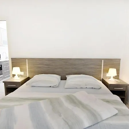 Alpa 5 Mit Gemeinsamem Whirlpool, Nahe Dem Meer Апартаменты Умаг